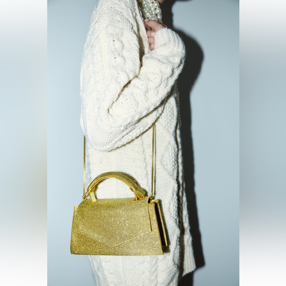 ✨SALE ✨ ZARA SPARKLY MINI CITY BAG
✨SALE ✨